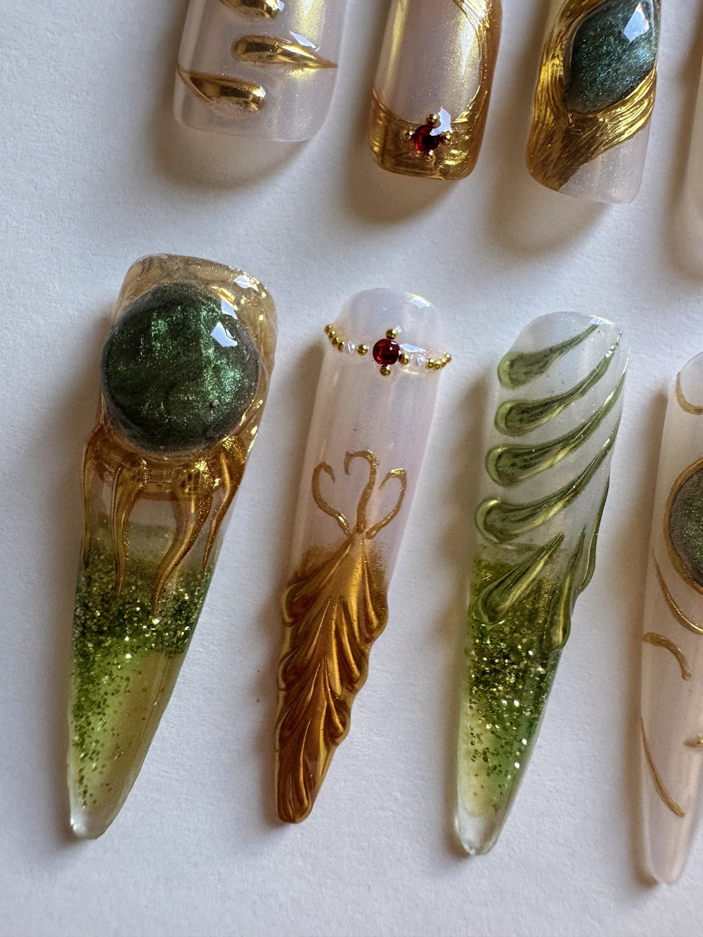 Royal Splendor Hand Drawn Elaborate Royal Style Flowing Sand Nail Art