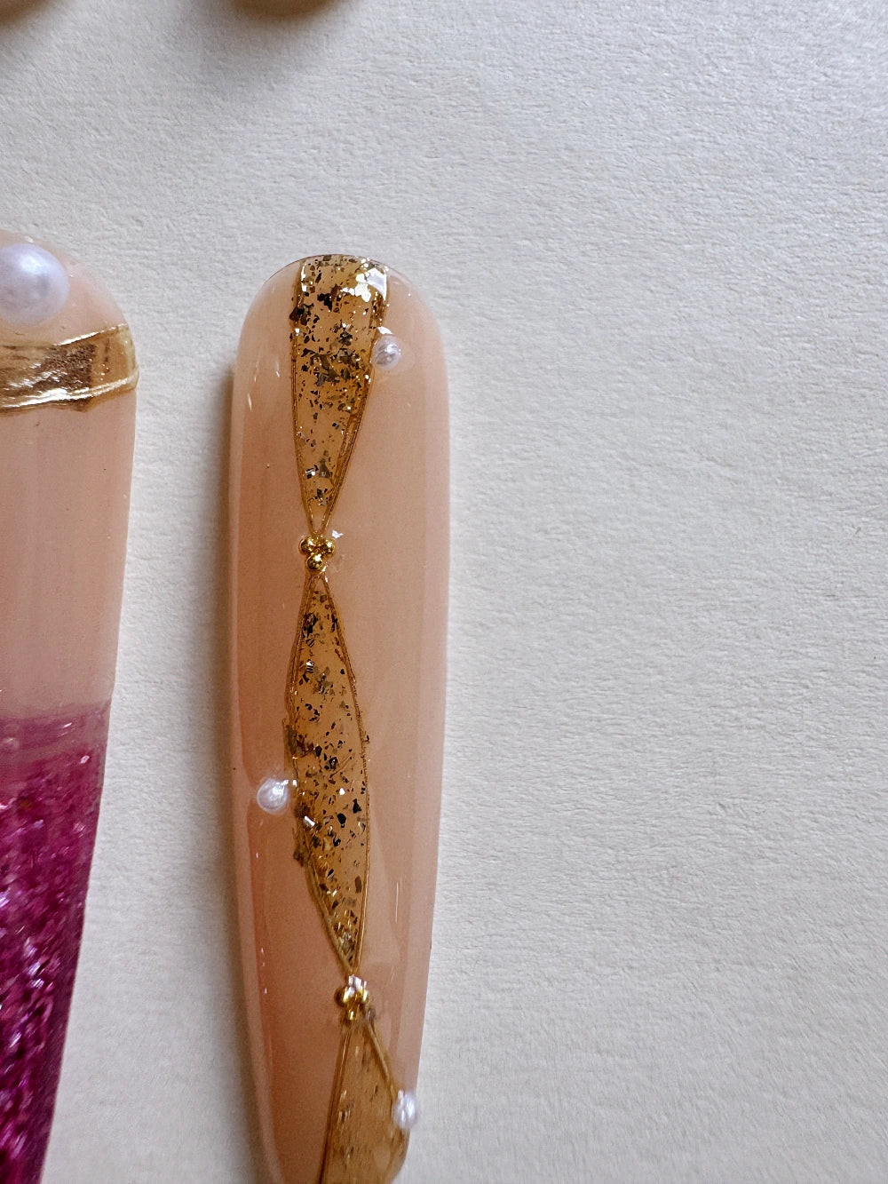 Golden Lotus Hand Drawn New Chinese Style Cat Eye Flowing Sand Nail Art