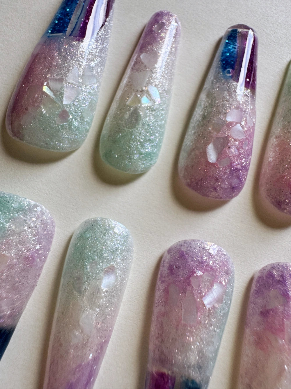 Illusion Hand Drawn Acetic Acid Broken Shells Dual Color Flowing Sand Nail Art