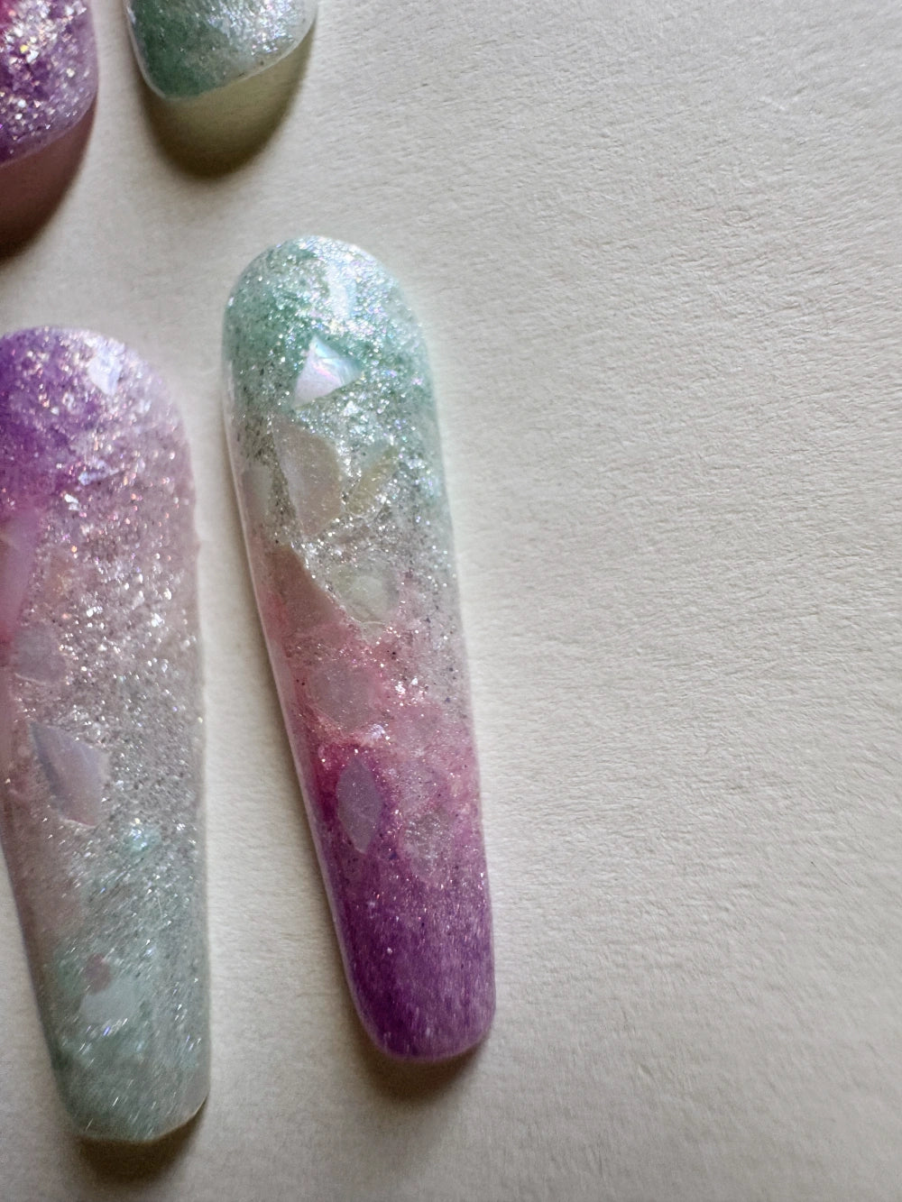 Illusion Hand Drawn Acetic Acid Broken Shells Dual Color Flowing Sand Nail Art