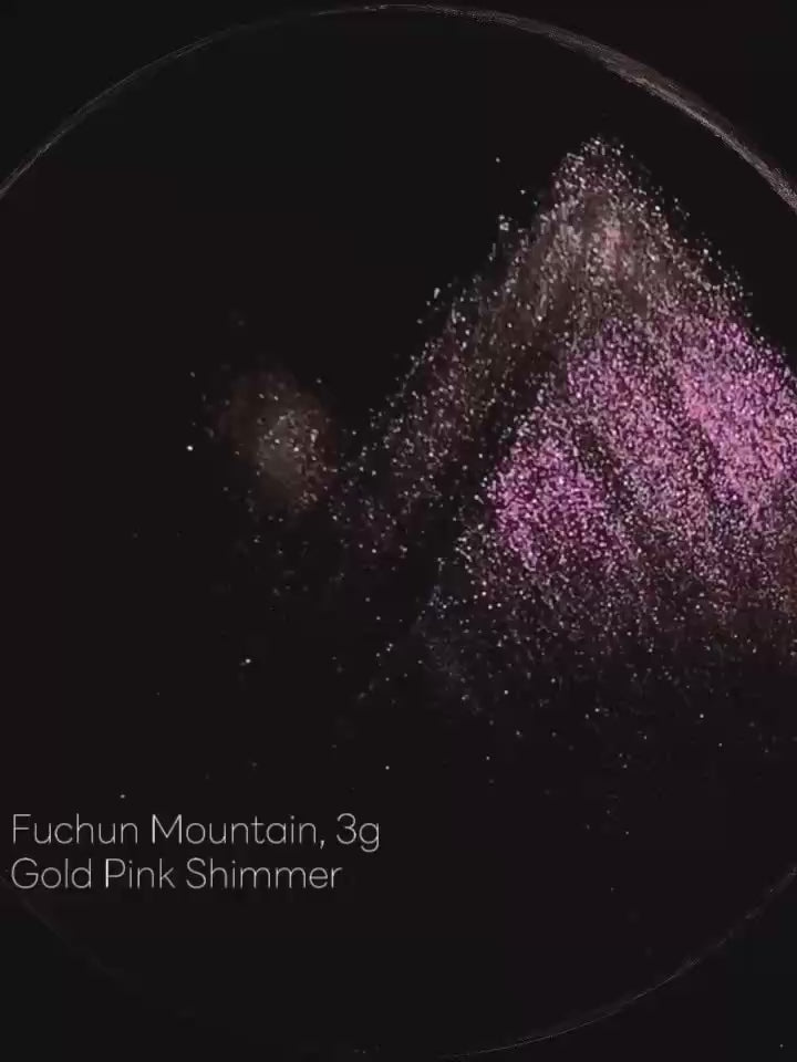 Load video: Girlcult Mountains and Seas Highlighter Contouring 3.3g